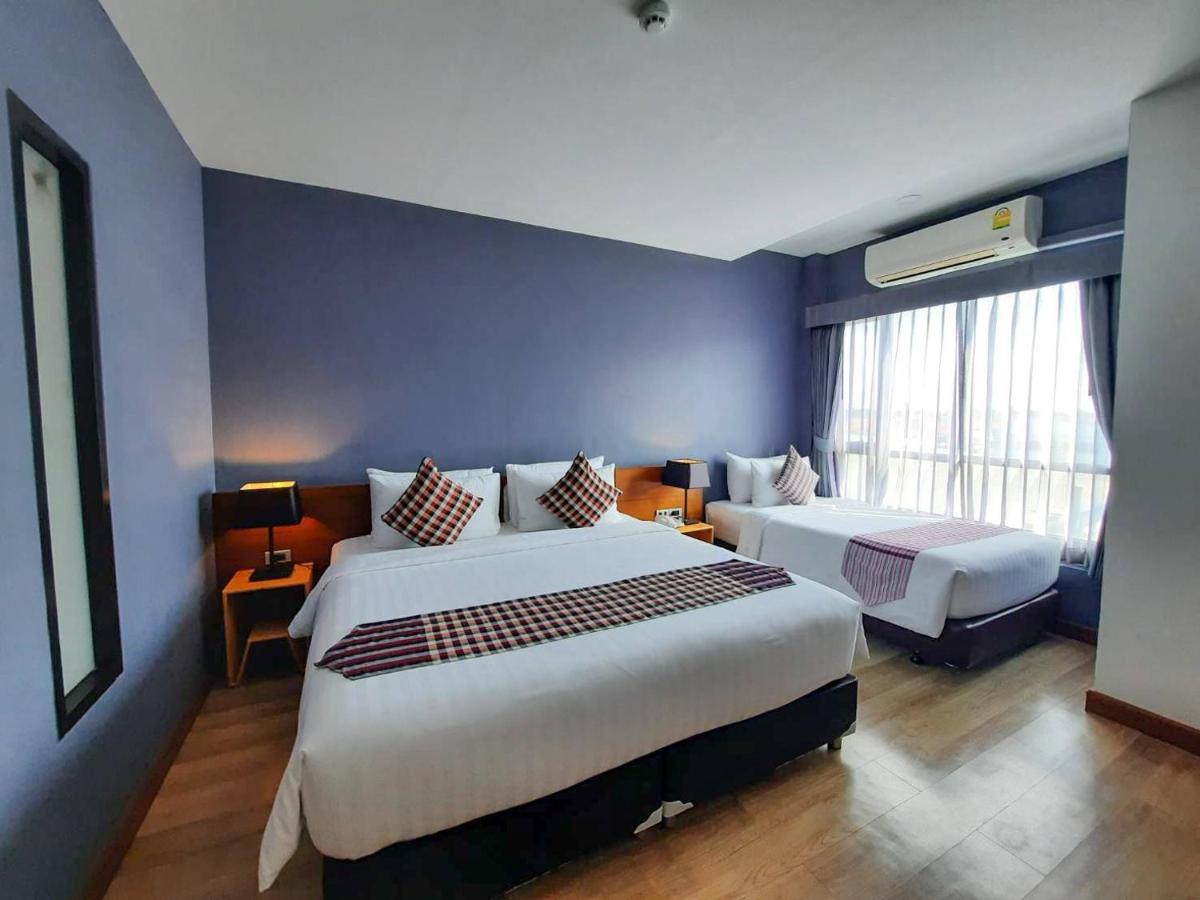 Comet Hotel Surat Thani Exterior photo