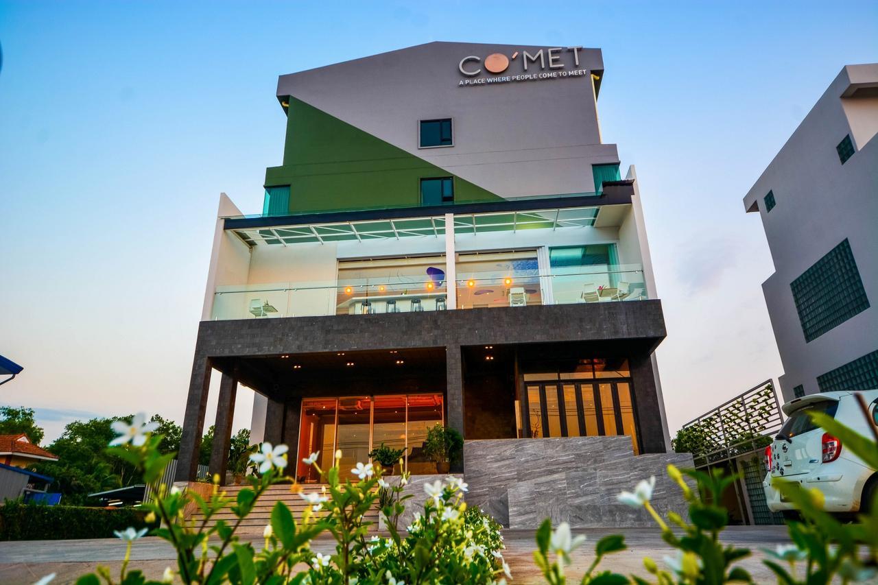 Comet Hotel Surat Thani Exterior photo