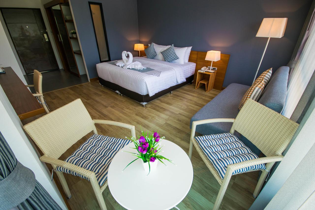 Comet Hotel Surat Thani Exterior photo