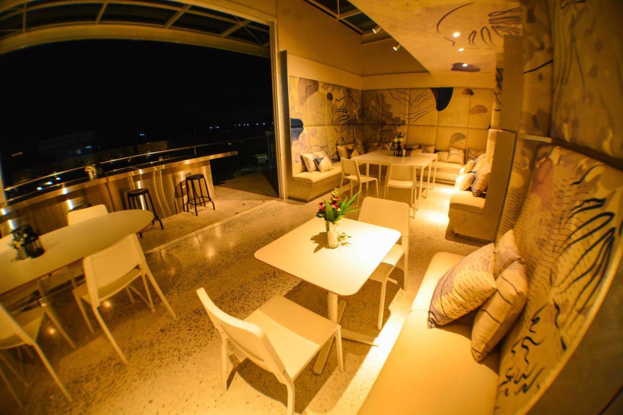 Comet Hotel Surat Thani Exterior photo